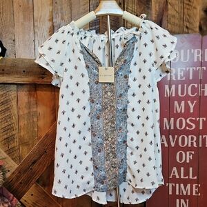 133 Blu Pepper White and Blue Patterned Blouse